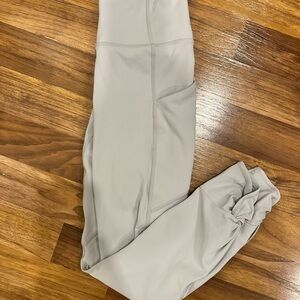 Fabletics Oasis PureLuxe High-Waisted Twist 7/8 Legging